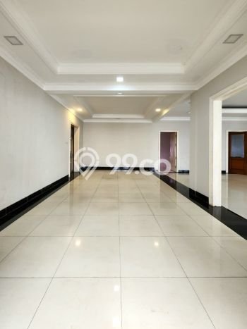 Ready to Use! Premium House LT 696m2 Desain Modern di Kemang Ready to Use! Premium House LT 696m2 Desain Modern di Kemang