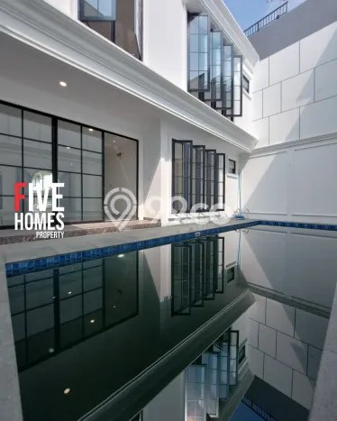 Hunian Mewah LB 240m2 Siap Huni Desain Elegan di Sektor 9-Bintaro, Tangerang Selatan Hunian Mewah LB 240m2 Siap Huni Desain Elegan di Sektor 9-Bintaro, Tangerang Selatan