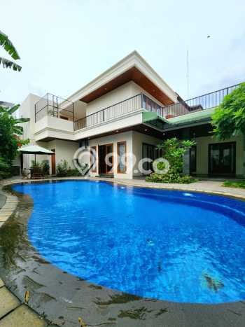 Rumah Luxury Modern Tanpa Renovasi di Pejaten Jakarta Selatan Rumah Luxury Modern Tanpa Renovasi di Pejaten Jakarta Selatan