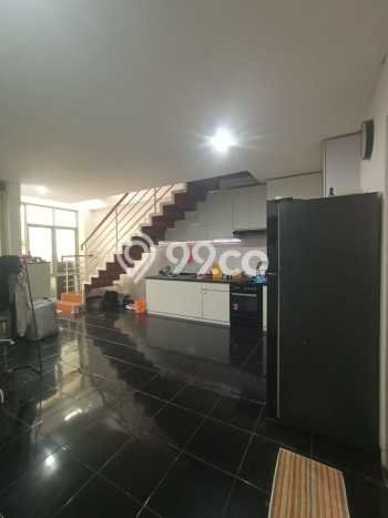 Rumah Sewa Jakarta Selatan LT 100m2 LB 250m2 Kawasan Pondok Indah Rumah Sewa Jakarta Selatan LT 100m2 LB 250m2 Kawasan Pondok Indah