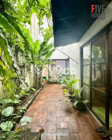 For Sale! Luxury House LT 155m2 Desain Modern di Pondok Pinang For Sale! Luxury House LT 155m2 Desain Modern di Pondok Pinang