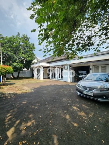Ready to Use! Premium House LT 696m2 Desain Modern di Kemang Ready to Use! Premium House LT 696m2 Desain Modern di Kemang