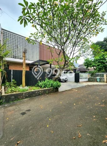 Ready to Use! Premium House LT 187m2 Desain Elegan di Lebak Bulus Ready to Use! Premium House LT 187m2 Desain Elegan di Lebak Bulus