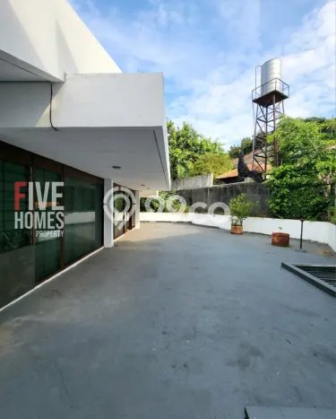 Rumah Elit Modern Tanpa Renovasi di Pondok Indah Jakarta Selatan Rumah Elit Modern Tanpa Renovasi di Pondok Indah Jakarta Selatan