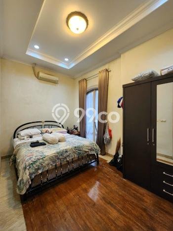 Hunian Mewah Siap Huni LT 269m2 di Cilandak, Jakarta Selatan Hunian Mewah Siap Huni LT 269m2 di Cilandak, Jakarta Selatan