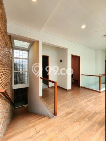 Ready to Use! Premium House LT 187m2 Desain Elegan di Lebak Bulus Ready to Use! Premium House LT 187m2 Desain Elegan di Lebak Bulus