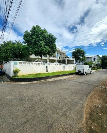 Rumah Luxury Modern Siap Huni di Veteran Jakarta Selatan Rumah Luxury Modern Siap Huni di Veteran Jakarta Selatan