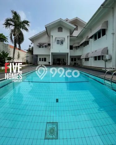 Rumah Elit Modern Tanpa Renovasi di Menteng Dalam Jakarta Selatan Rumah Elit Modern Tanpa Renovasi di Menteng Dalam Jakarta Selatan