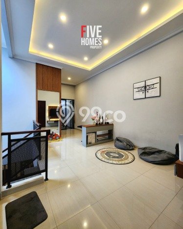 Rumah Luxury Modern Tanpa Renovasi di Pondok Indah Jakarta Selatan Rumah Luxury Modern Tanpa Renovasi di Pondok Indah Jakarta Selatan