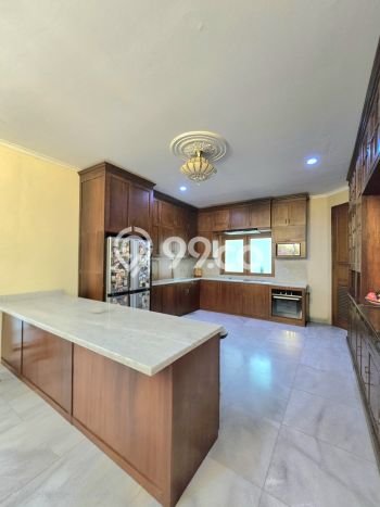 Rumah Elit LB 600m2 Siap Huni Desain Elegan di Pondok Indah, Jakarta Selatan Rumah Elit LB 600m2 Siap Huni Desain Elegan di Pondok Indah, Jakarta Selatan