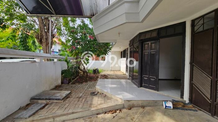 Hunian Mewah Siap Huni LT 304m2 di Gubeng, Surabaya Hunian Mewah Siap Huni LT 304m2 di Gubeng, Surabaya