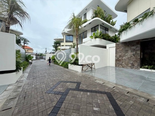Hunian Mewah LB 553m2 Siap Pakai Desain Elegan di Legian, Badung Hunian Mewah LB 553m2 Siap Pakai Desain Elegan di Legian, Badung