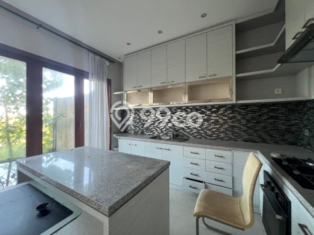 Rumah Mewah LB 236m2 Siap Huni Desain Elegan di Ungasan, Badung Rumah Mewah LB 236m2 Siap Huni Desain Elegan di Ungasan, Badung