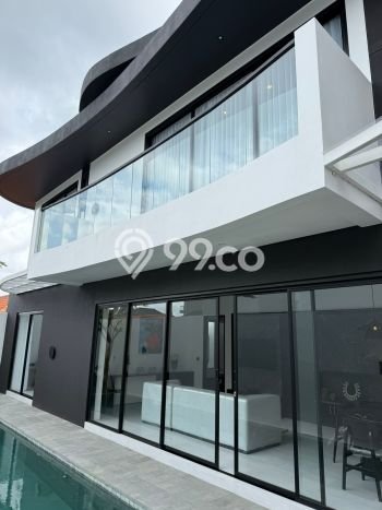 Rumah Luxury Modern Tanpa Renovasi di Tumbak Bayuh Badung Rumah Luxury Modern Tanpa Renovasi di Tumbak Bayuh Badung