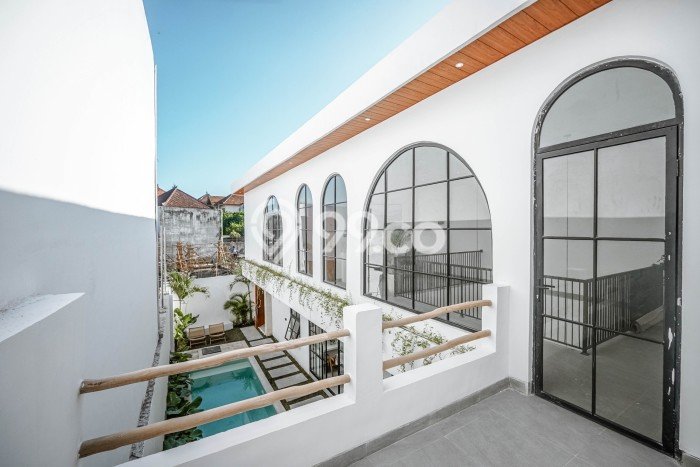 For Sale! Luxury House LT 185m2 Desain Elegan di Cepaka For Sale! Luxury House LT 185m2 Desain Elegan di Cepaka