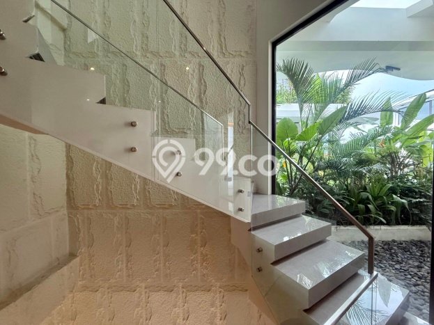 Hunian Mewah LB 553m2 Siap Pakai Desain Elegan di Legian, Badung Hunian Mewah LB 553m2 Siap Pakai Desain Elegan di Legian, Badung