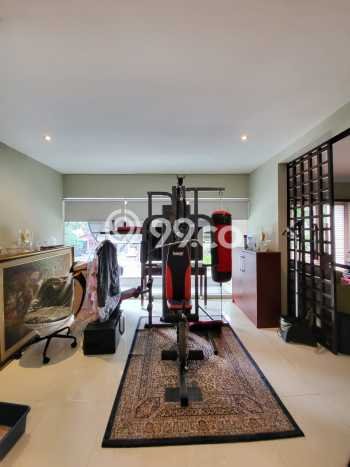 Dijual Rumah Mewah Megah Dengan View Cantik di Bintaro, Tangerang Selatan Dijual Rumah Mewah Megah Dengan View Cantik di Bintaro, Tangerang Selatan