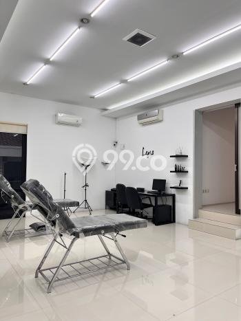 Hunian Elit LB 200m2 Siap Huni Desain Elegan di Bintaro, Tangerang Selatan Hunian Elit LB 200m2 Siap Huni Desain Elegan di Bintaro, Tangerang Selatan