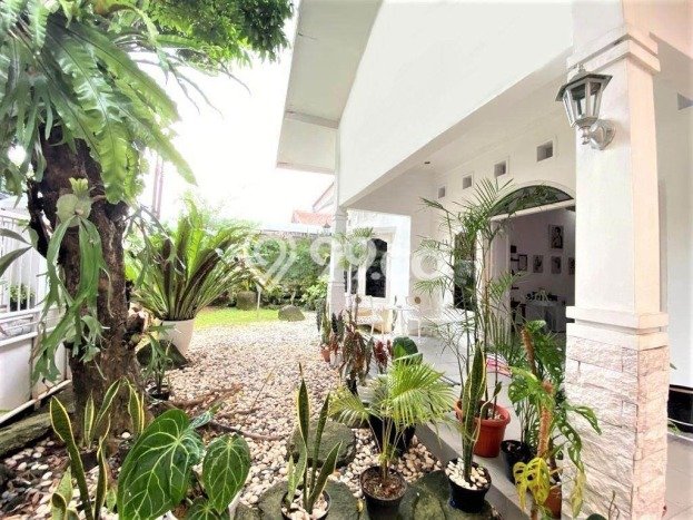 Dijual Murah Rumah dengan Luas Tanah 307m² dan Luas Bangunan 350m² di Area Gandaria, Jakarta Selatan Dijual Murah Rumah dengan Luas Tanah 307m² dan Luas Bangunan 350m² di Area Gandaria, Jakarta Selatan