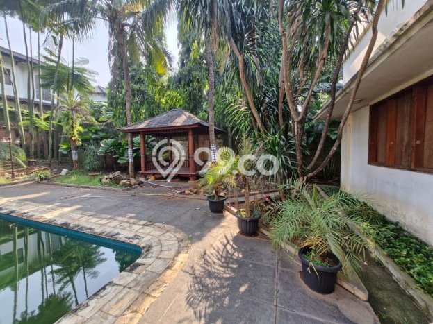Dijual Rumah Mewah Megah Dengan View Eksklusif di Bintaro, Jakarta Selatan Dijual Rumah Mewah Megah Dengan View Eksklusif di Bintaro, Jakarta Selatan
