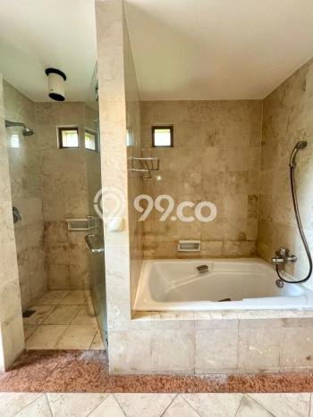 Hunian Mewah LB 500m2 Siap Pakai Desain Elegan di Bintaro, Tangerang Selatan Hunian Mewah LB 500m2 Siap Pakai Desain Elegan di Bintaro, Tangerang Selatan