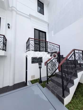 Jual Rumah Luas Megah Dengan View Eksklusif di Bintaro, Tangerang Selatan Jual Rumah Luas Megah Dengan View Eksklusif di Bintaro, Tangerang Selatan