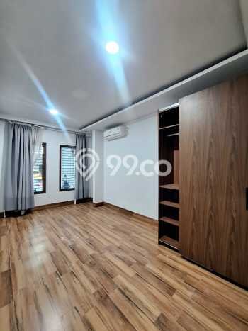 INVESTASI TEPAT! Rumah di Sektor 9-Bintaro, LT 84m² Bangunan 150m² INVESTASI TEPAT! Rumah di Sektor 9-Bintaro, LT 84m² Bangunan 150m²