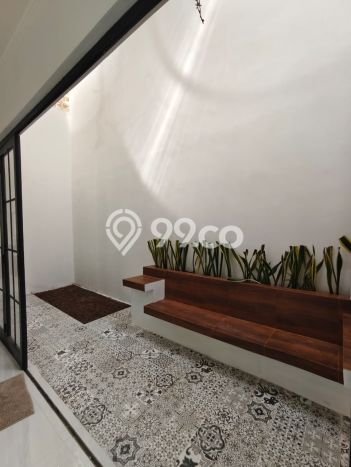 Rumah Mewah LB 200m2 Siap Huni Desain Elegan di Bintaro, Tangerang Selatan Rumah Mewah LB 200m2 Siap Huni Desain Elegan di Bintaro, Tangerang Selatan