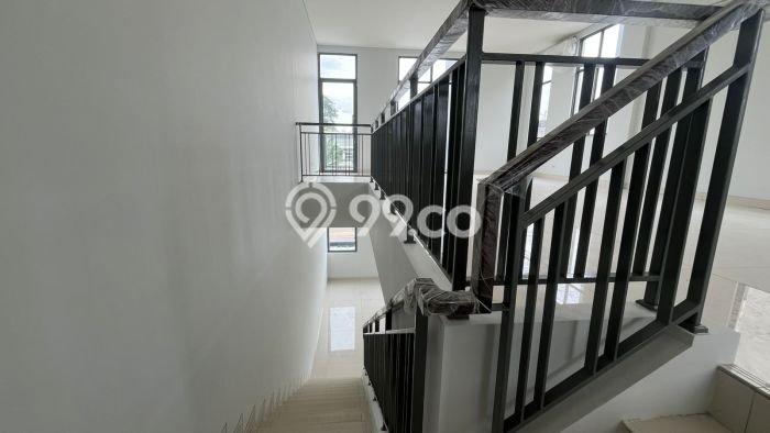 Untuk Dijual! Ruko di Gading Serpong Tangerang LT 108m2 / LB 326m2 Kawasan Strategis Untuk Dijual! Ruko di Gading Serpong Tangerang LT 108m2 / LB 326m2 Kawasan Strategis