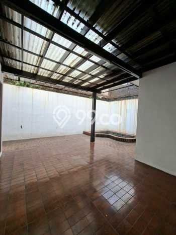 Ready to Use! Luxury House LT 180m2 Desain Elegan di Bintaro Ready to Use! Luxury House LT 180m2 Desain Elegan di Bintaro