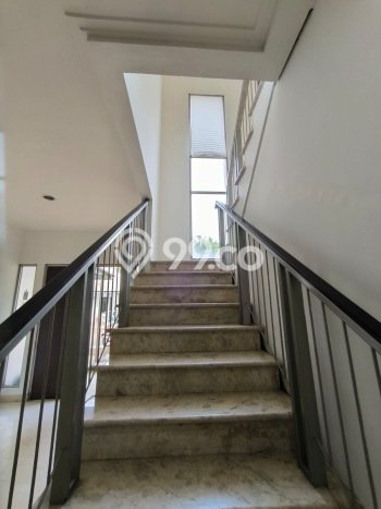 Rumah Elit Modern Siap Huni di Pantai Indah Kapuk Jakarta Utara Rumah Elit Modern Siap Huni di Pantai Indah Kapuk Jakarta Utara
