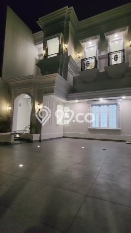 Rumah Luxury Modern Siap Huni di Joglo Jakarta Barat Rumah Luxury Modern Siap Huni di Joglo Jakarta Barat