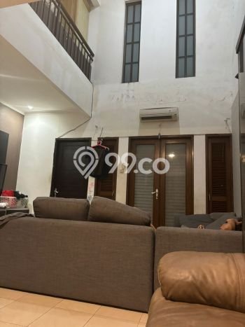 Rumah Luas Asri 3 KT Siap Pakai di Bintaro Tangerang Selatan Rumah Luas Asri 3 KT Siap Pakai di Bintaro Tangerang Selatan