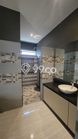 For Sale! Premium House LT 240m2 Desain Modern di Alam Sutera For Sale! Premium House LT 240m2 Desain Modern di Alam Sutera
