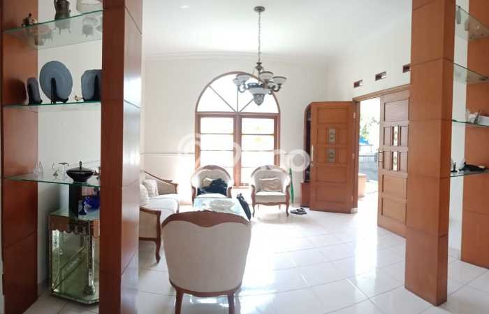 Rumah 3 KT 3 KM Luas Tanah 300m2m², Luas Bangunan 208m2m² di Arcamanik, Bandung Rumah 3 KT 3 KM Luas Tanah 300m2m², Luas Bangunan 208m2m² di Arcamanik, Bandung