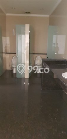 Ready to Use! Luxury House LT 800m2 Desain Modern di Jemursari Ready to Use! Luxury House LT 800m2 Desain Modern di Jemursari