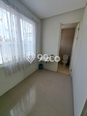 Rumah Modern 3 KT di Citraland Surabaya Full Furnished Rumah Modern 3 KT di Citraland Surabaya Full Furnished