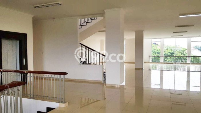 Ready to Use! Luxury House LT 800m2 Desain Modern di Jemursari Ready to Use! Luxury House LT 800m2 Desain Modern di Jemursari