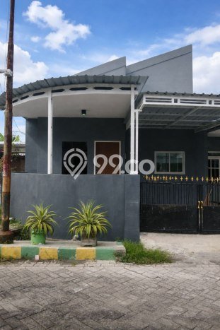 Sewa Rumah Harga Terjangkau di Gununganyar Surabaya Punya 3 Kamar Tidur Sewa Rumah Harga Terjangkau di Gununganyar Surabaya Punya 3 Kamar Tidur
