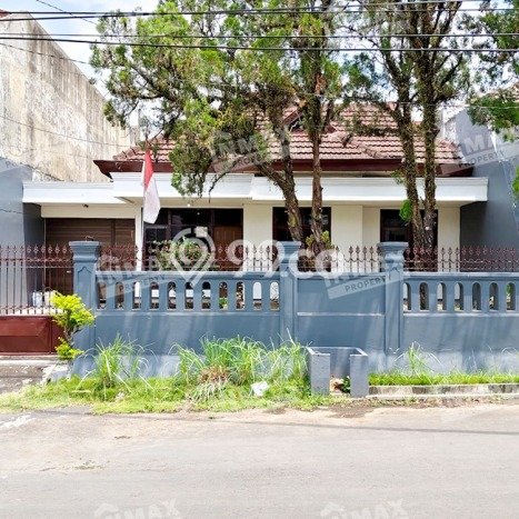 LOKASI PREMIUM! Rumah area , 3 KT, Lingkungan Tenang, LT 264m2m² Bangunan 108m2m² LOKASI PREMIUM! Rumah area , 3 KT, Lingkungan Tenang, LT 264m2m² Bangunan 108m2m²