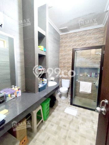 Rumah Mewah LB 250m2 Siap Huni Desain Elegan di Villa Puncak Tidar, Malang Rumah Mewah LB 250m2 Siap Huni Desain Elegan di Villa Puncak Tidar, Malang