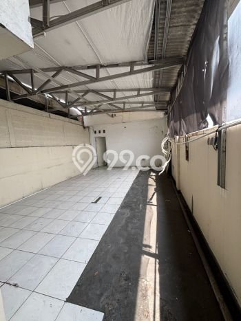 Ruko Komersial Disewakan di Tebet Jakarta Selatan Luas 272m2 Ruko Komersial Disewakan di Tebet Jakarta Selatan Luas 272m2