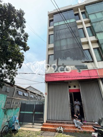 Ruko Komersial Disewakan di Tebet Jakarta Selatan Luas 272m2 Ruko Komersial Disewakan di Tebet Jakarta Selatan Luas 272m2