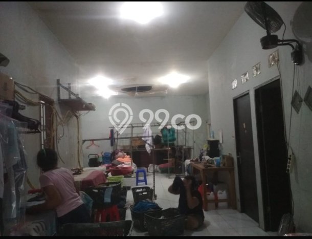 For Sale Rumah 3 Kamar Lokasi Strategis Nyaman dan Strategis di Senen For Sale Rumah 3 Kamar Lokasi Strategis Nyaman dan Strategis di Senen