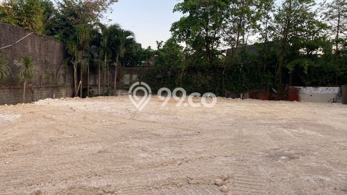 TANAH POTENSIAL! Tanah di Petitenget, Luas 974m2m², Tepi Jalan Raya TANAH POTENSIAL! Tanah di Petitenget, Luas 974m2m², Tepi Jalan Raya