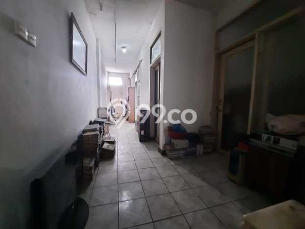 Area Ramai! Ruko Dijual di Kebon Jeruk untuk Bisnis Luas Bangunan 225m2 Area Ramai! Ruko Dijual di Kebon Jeruk untuk Bisnis Luas Bangunan 225m2