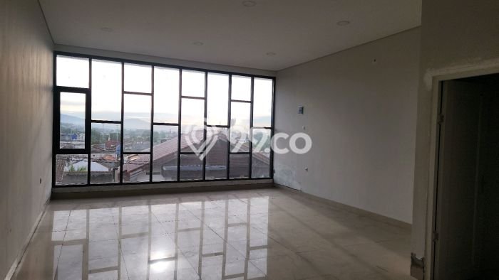 Ruko Bagus Dijual LB 180m2 Lokasi Strategis Bandung Area Cocok untuk Bisnis Ruko Bagus Dijual LB 180m2 Lokasi Strategis Bandung Area Cocok untuk Bisnis