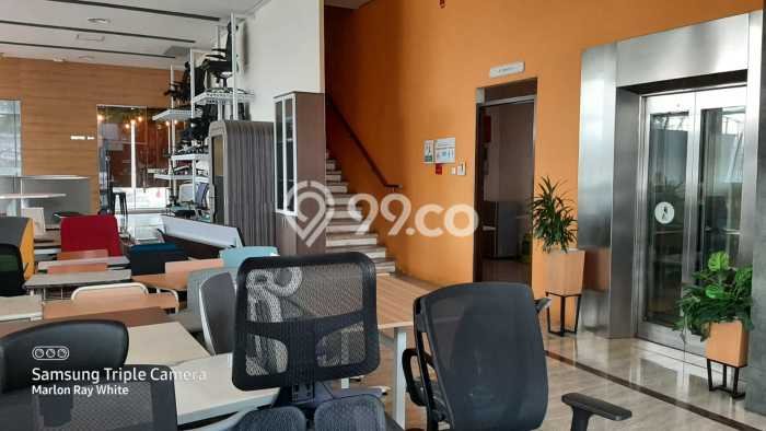 Unit Gudang Dijual di BSD Tangerang Selatan Luas Bangunan 6380m2 Unit Gudang Dijual di BSD Tangerang Selatan Luas Bangunan 6380m2