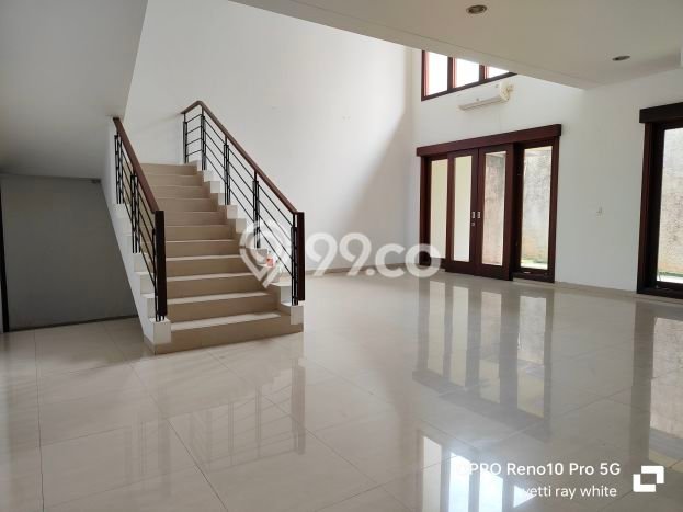 GOOD DEAL! Rumah Strategis area BSD The Green, LT 240m² Bangunan 250m² GOOD DEAL! Rumah Strategis area BSD The Green, LT 240m² Bangunan 250m²