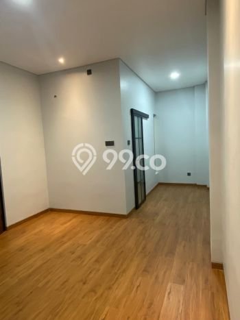 Rumah dengan Lokasi Strategis 4 KT di BSD Sevilla, Tangerang Rumah dengan Lokasi Strategis 4 KT di BSD Sevilla, Tangerang